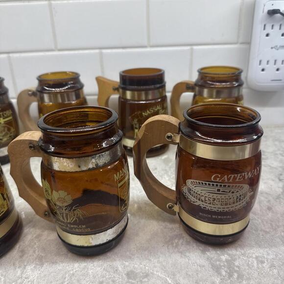 Lot of 9 Vintage Siesta Ware Souvenier Brown Barrel Glass Mugs w Wood Handles - Picture 5 of 13